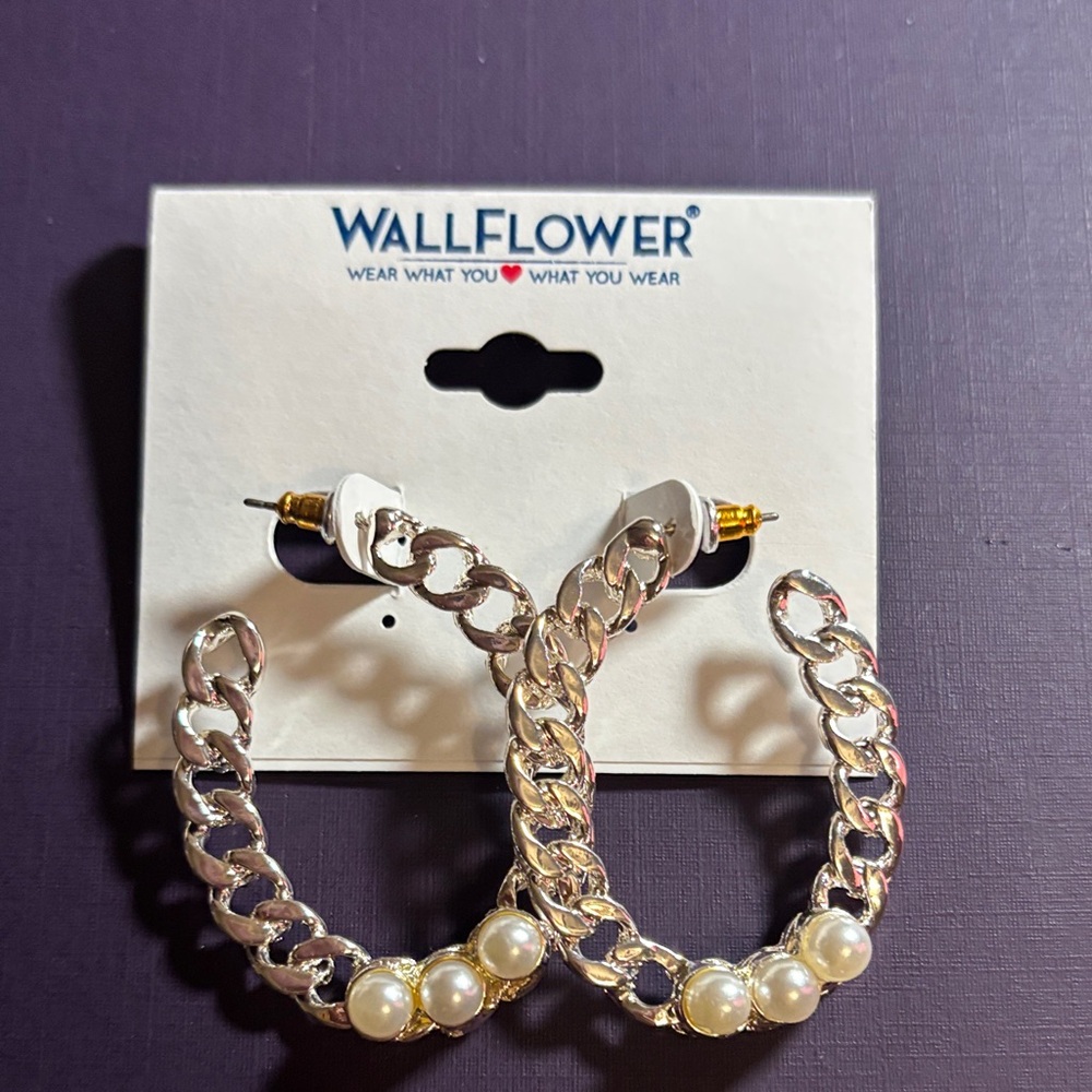Wallflower Lifestyle Brand |Silver Chain Link&Triple pearl Hoops|NWT